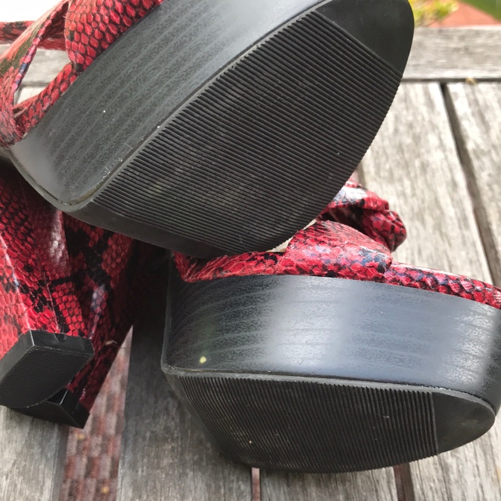 Madison By Shoe Dazzle Snakeskin Sandals - Picture 11 of 11